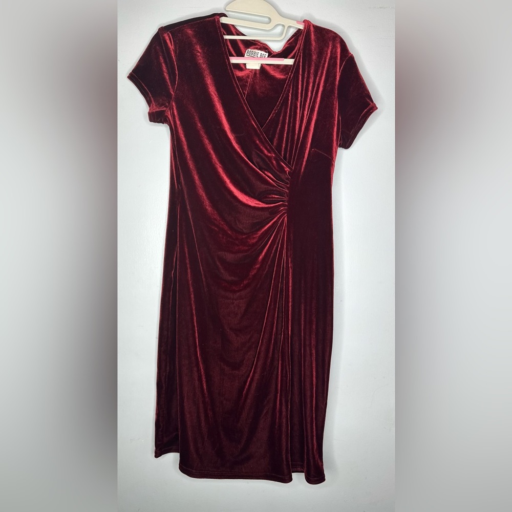 Robbie Bee Burgundy Short Sleeve Dress With A Side Knot